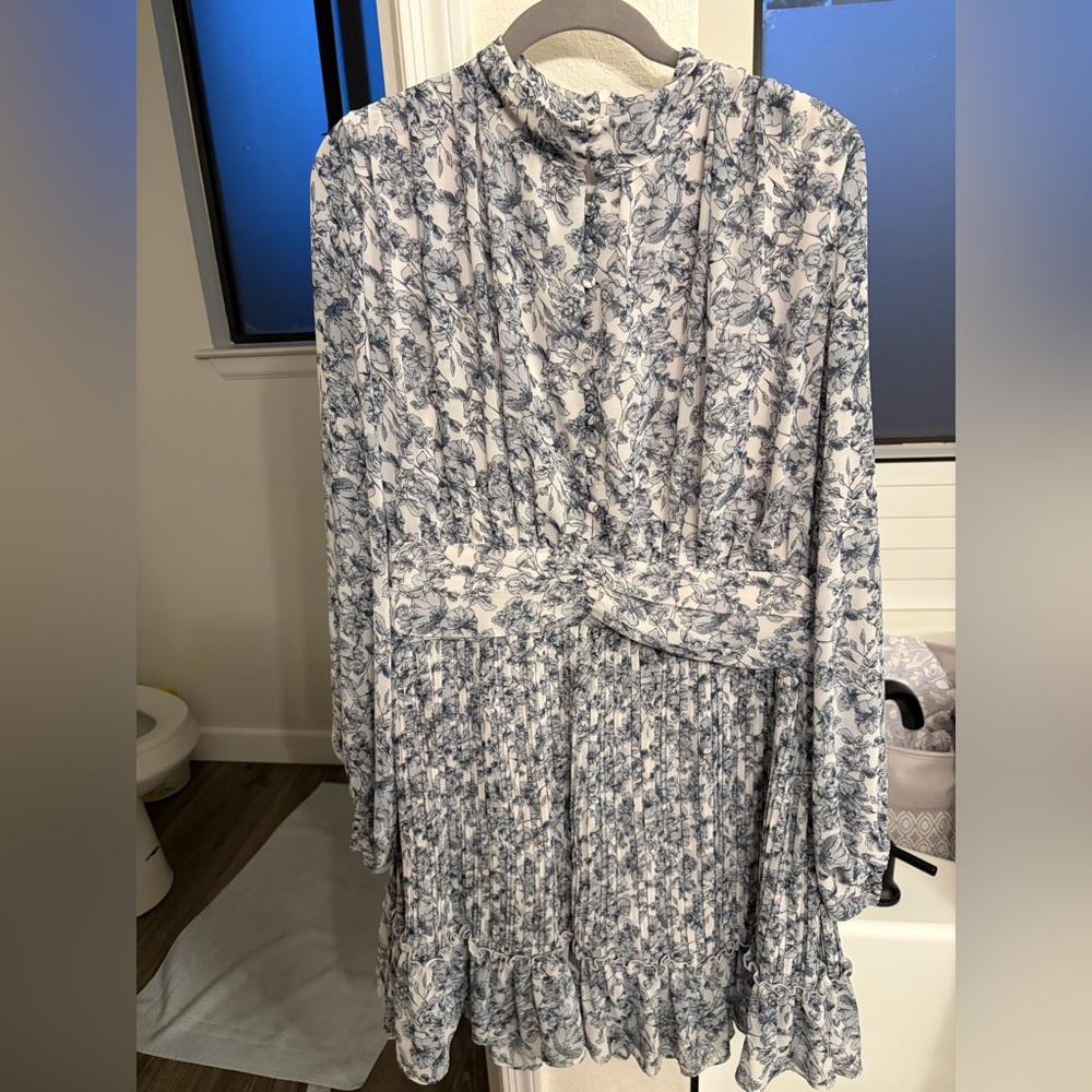 Ivy City Co Brynley Blue and White Floral Midi Dress